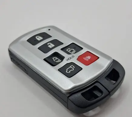 Toyota Sienna XL30 III Ignition key/card 89904-08010