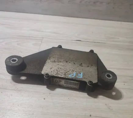 Jaguar F-Pace Rear differential/diff mount bracket GX734B148CB
