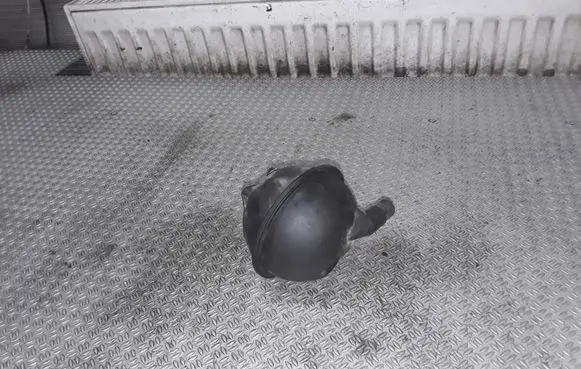 Vacuum air tank