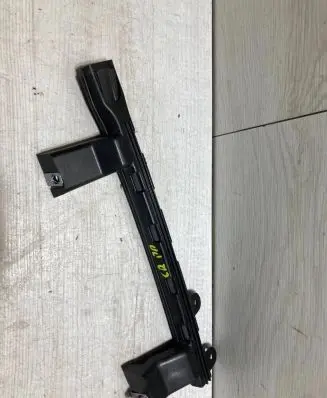 Opel Crossland X Front door windshield rail 13467526