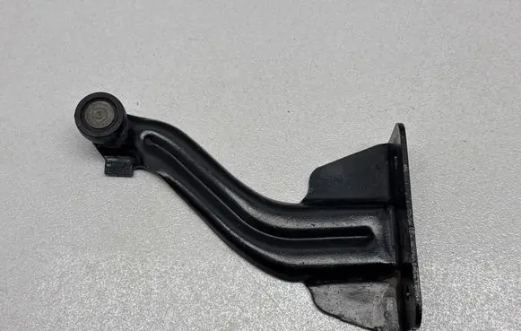 Chrysler Pacifica Sliding door upper roller guide/hinge 070AA H021V VR032