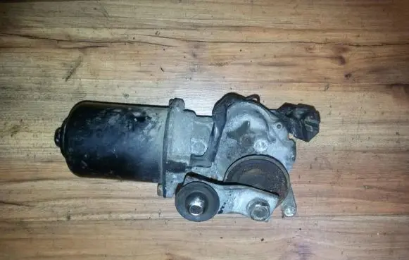 Mitsubishi Lancer Wiper motor