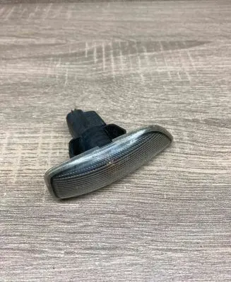 Volvo S80 Front fender indicator light 8658944 150723