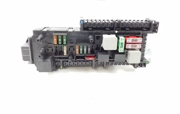Mercedes-Benz E C207 W207 Fuse module A2129005401
