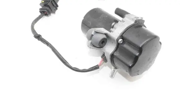 Mercedes-Benz EQB Vacuum pump A0004303500