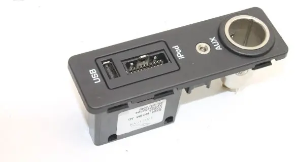 Jaguar XF X250 AUX in-socket connector 8X2319C166AD