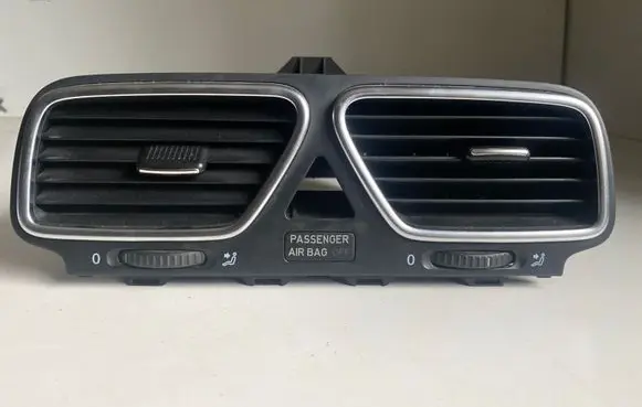 Volkswagen Scirocco Dash center air vent grill 1Q0819735C 1Q0819728L