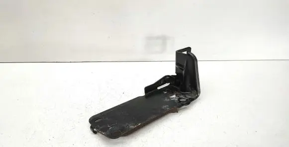 BMW X1 E84 Radiator mount bracket 7117812 51647117812