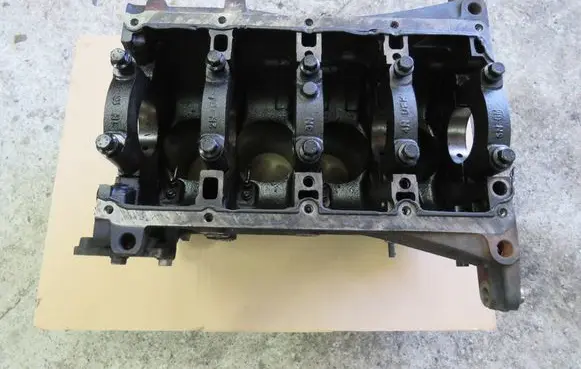 Opel Insignia B Engine block 