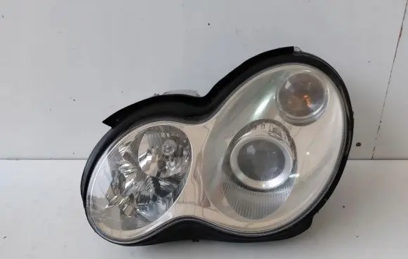 Mercedes-Benz C W203 Headlight/headlamp 2038203761