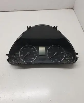 Mercedes-Benz C W203 Speedometer (instrument cluster) A2035409247