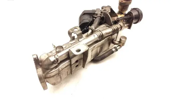 BMW 1 F20 F21 EGR valve 7823210 782321005