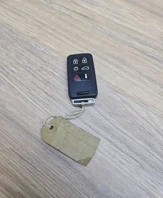 Volvo V70 Ignition key/card 