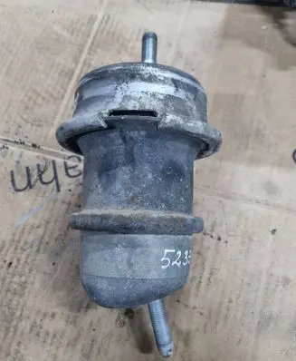 Lexus IS 220D-250-350 Engine mount bracket