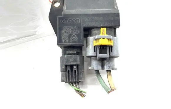 Peugeot 207 Fan control module 9662872480
