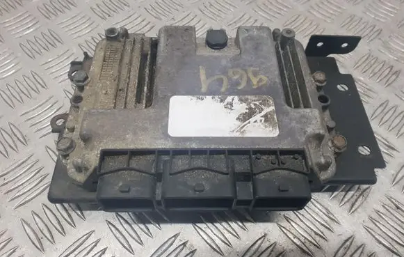 Nissan Primera Engine control unit/module