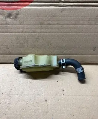Mazda Xedos 9 Clutch fluid reservoir/tank 