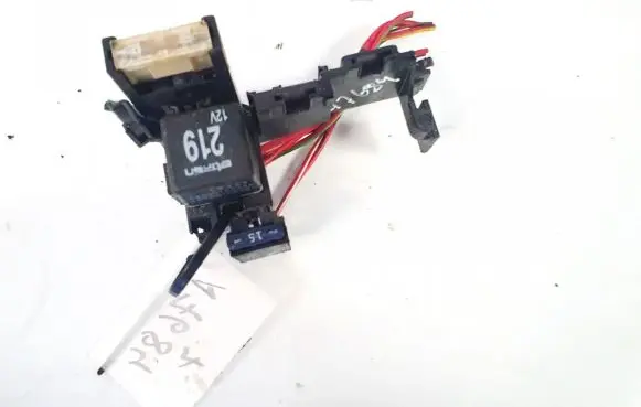 Volkswagen PASSAT B5.5 Fuse box set 8a0937530