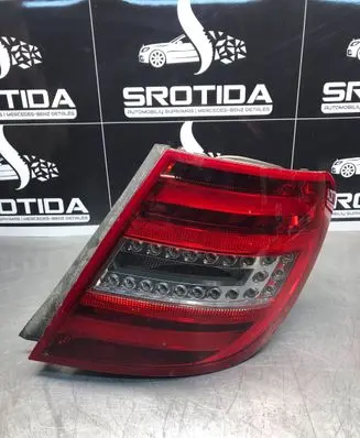 Mercedes-Benz C W204 Rear/tail lights A2048206564 20120912T483 000939938