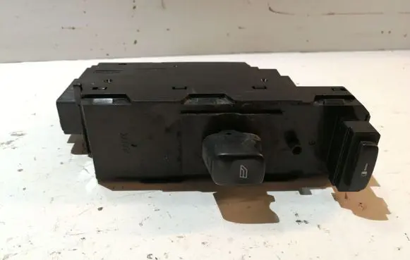 Volvo S60 Electric window control switch 30658147