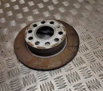 Volkswagen Golf V Rear brake disc