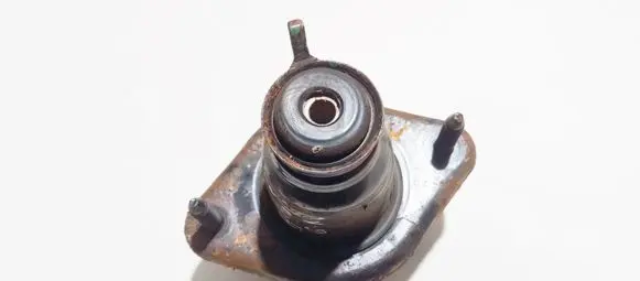 Honda CR-V Coil spring mount 