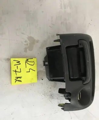 Mazda 323 Central console control unit 5685256