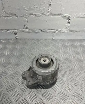 Mercedes-Benz C W205 Engine mount bracket A2052407900