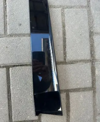 KIA Sportage Front door glass trim molding 82261R2010