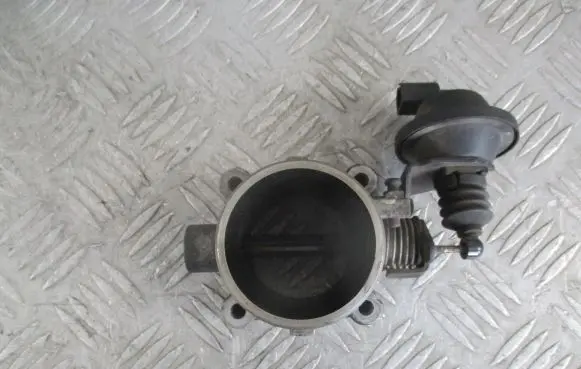 Hyundai i30 Throttle body valve 351002XXXY