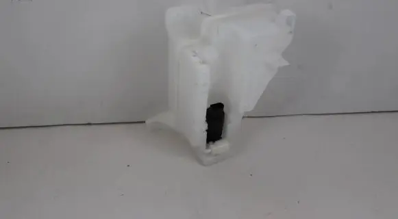Opel Mokka X Windshield washer fluid reservoir/tank 95182247