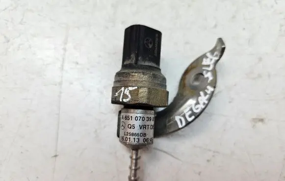 Mercedes-Benz Vito Viano W639 Fuel pressure sensor A6510703981