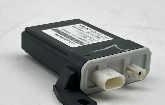 Volkswagen PASSAT B7 Seat control module 5C6959339B 06H100046 5WK44252