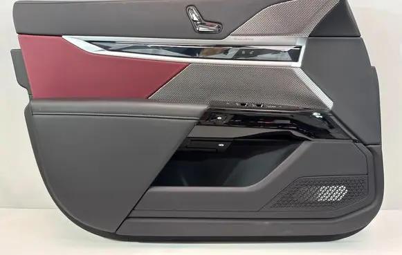 BMW 7 G70 Front door card panel trim 