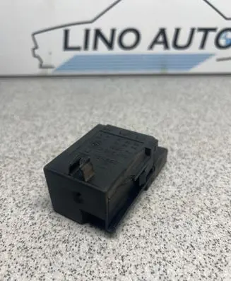BMW 3 E36 Glow plug pre-heat relay 2246473