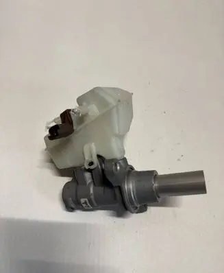 Peugeot 308 Master brake cylinder 1610017880 1142663 36327601