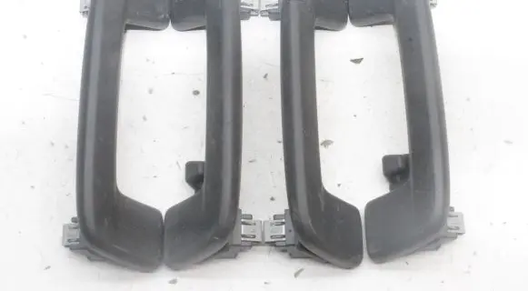 Volkswagen ID.3 A set of handles for the ceiling 