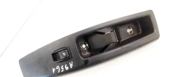 Fiat Doblo Electric window control switch 735484916