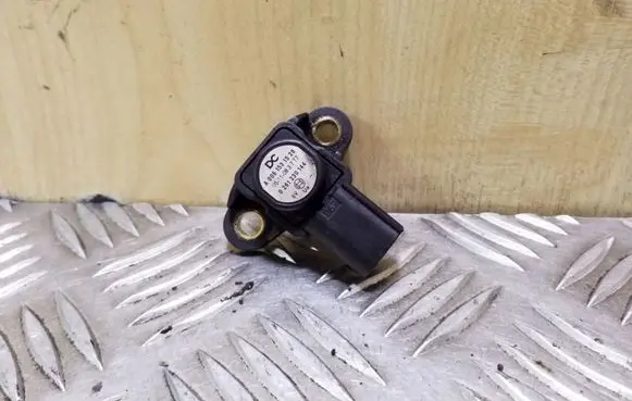 Mercedes-Benz ML W164 Air pressure sensor A0061531528 0261230144