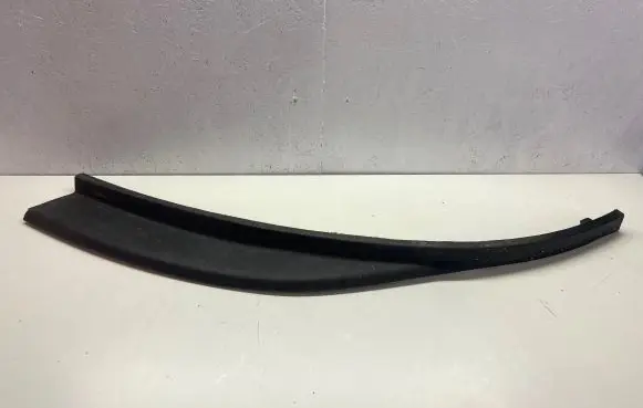 Front bumper lip