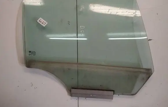 Opel Astra H Rear door window glass AS2