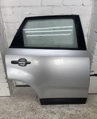 KIA Sorento Rear door