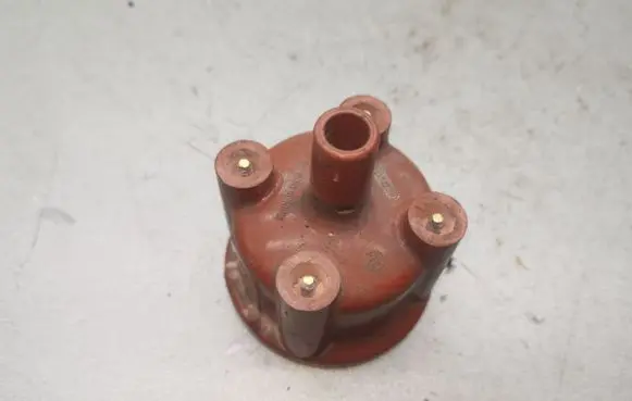 Volkswagen Golf II Spark distributor cap 1235522370