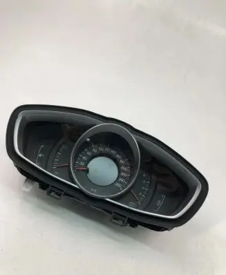 Volvo V40 Speedometer (instrument cluster) 31453101