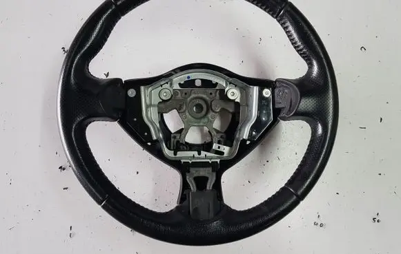 Nissan Juke I F15 Steering wheel