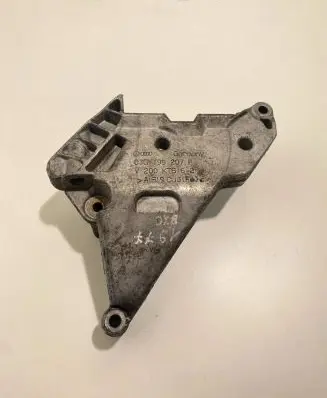 Volkswagen Golf V Engine mounting bracket 03G199207F