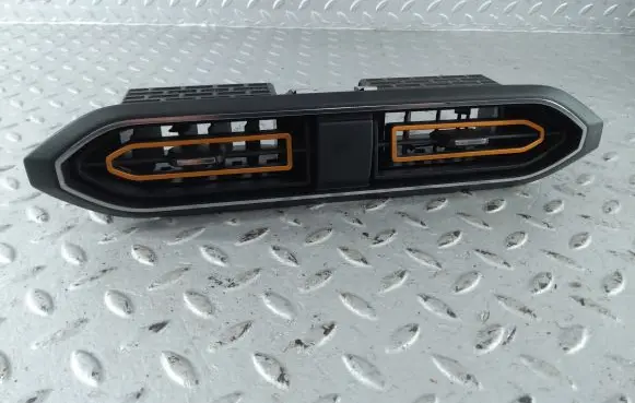 Dacia Sandero III Dash center air vent grill 687607616R