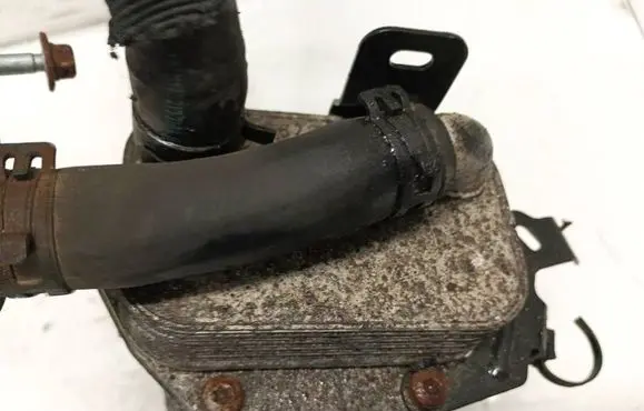 Mitsubishi Outlander Engine oil radiator 