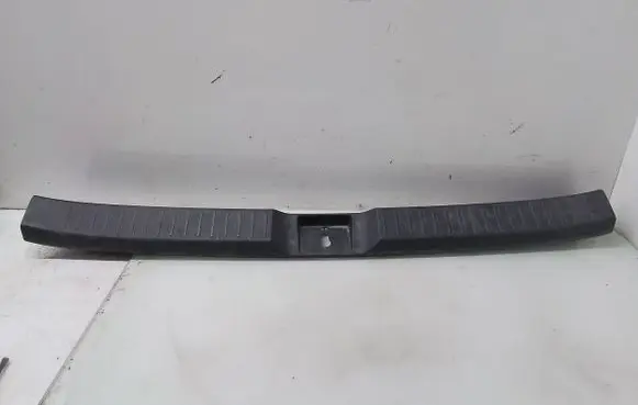 Trunk/boot sill cover protection