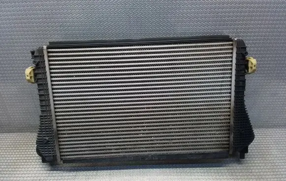 Volkswagen Caddy Intercooler radiator 1K0145803BM